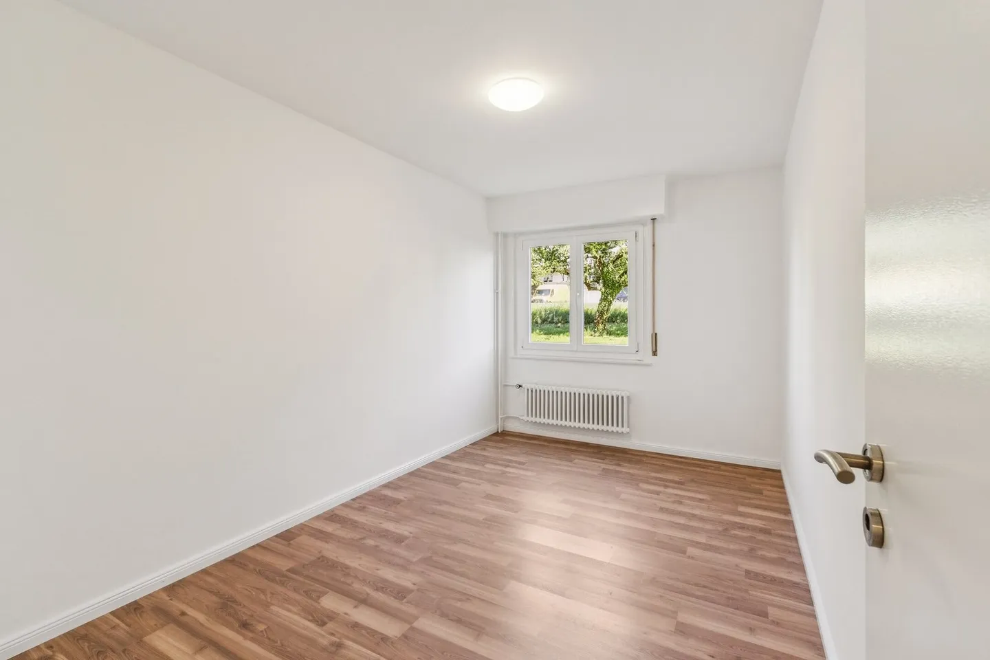 Appartamento bilocale al 1° piano, completamente ristrutturato, disponibile immediatamente - Foto 2 di 10