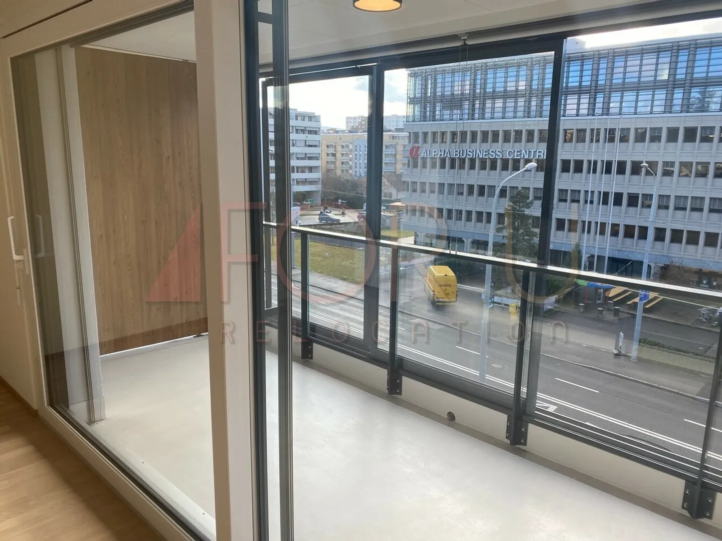 Bel Appartement Attique à Cointrin - Photo 3 sur 7