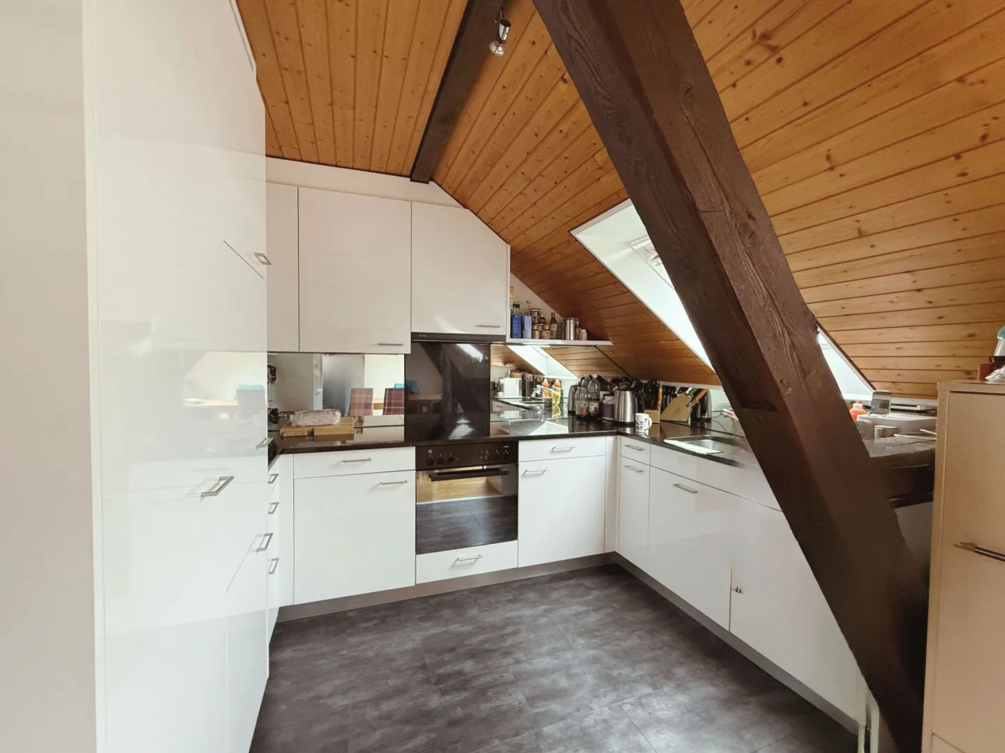 Appartement sous les combles de 4,5 pièces - Photo 1 sur 12