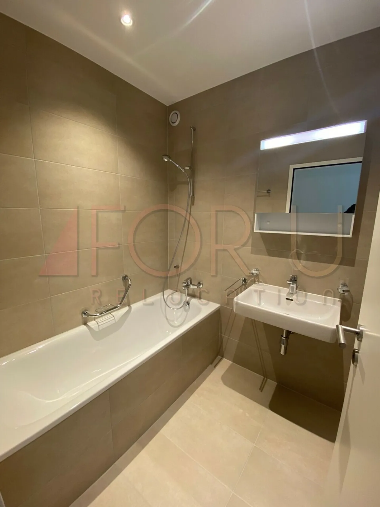 Bel Appartement Attique à Cointrin - Photo 6 sur 7