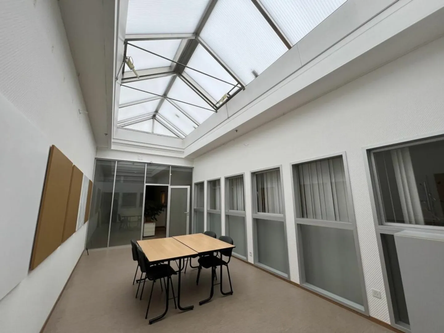 Management/Office 18 Rooms in Le Mont-sur-Lausanne - Photo 9 of 13