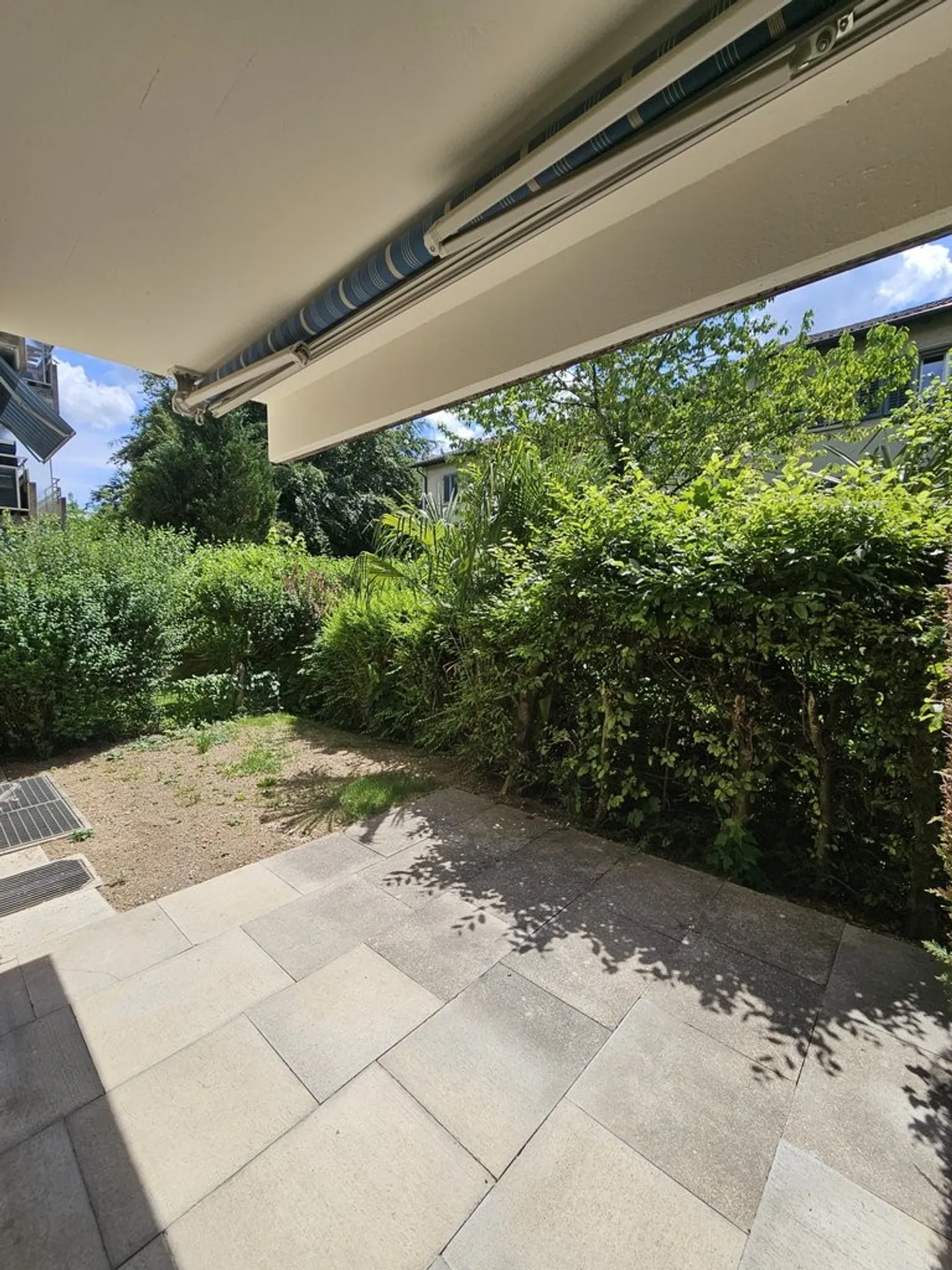 Renovated Apartment in the Heart of Zurich-Affoltern - Photo 8 of 9