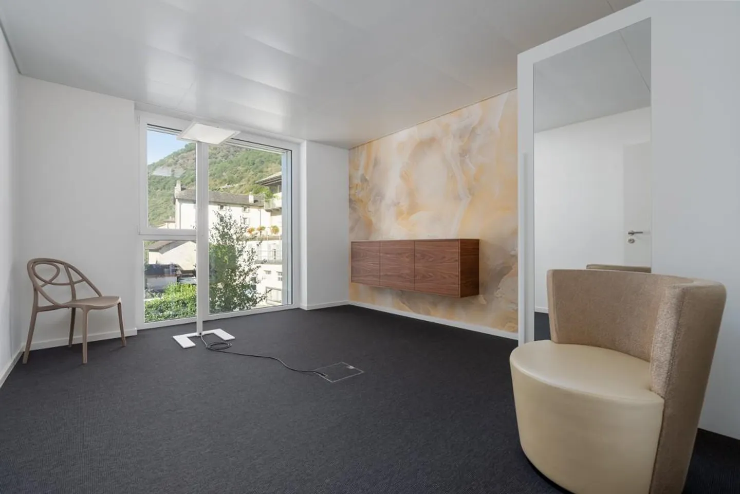 NUOVO QUARTIERE BIRRERIA - UFFICIO ELEGANTE E FUNZIONALE - Foto 4 di 7