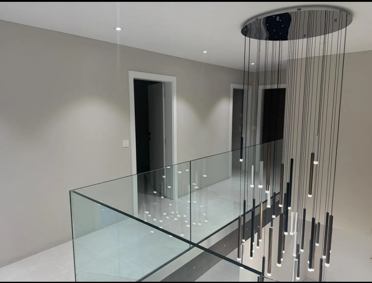 Moderne 7 1/2 Zimm. Einfamilienhaus Freistehend - Foto 17 von 25