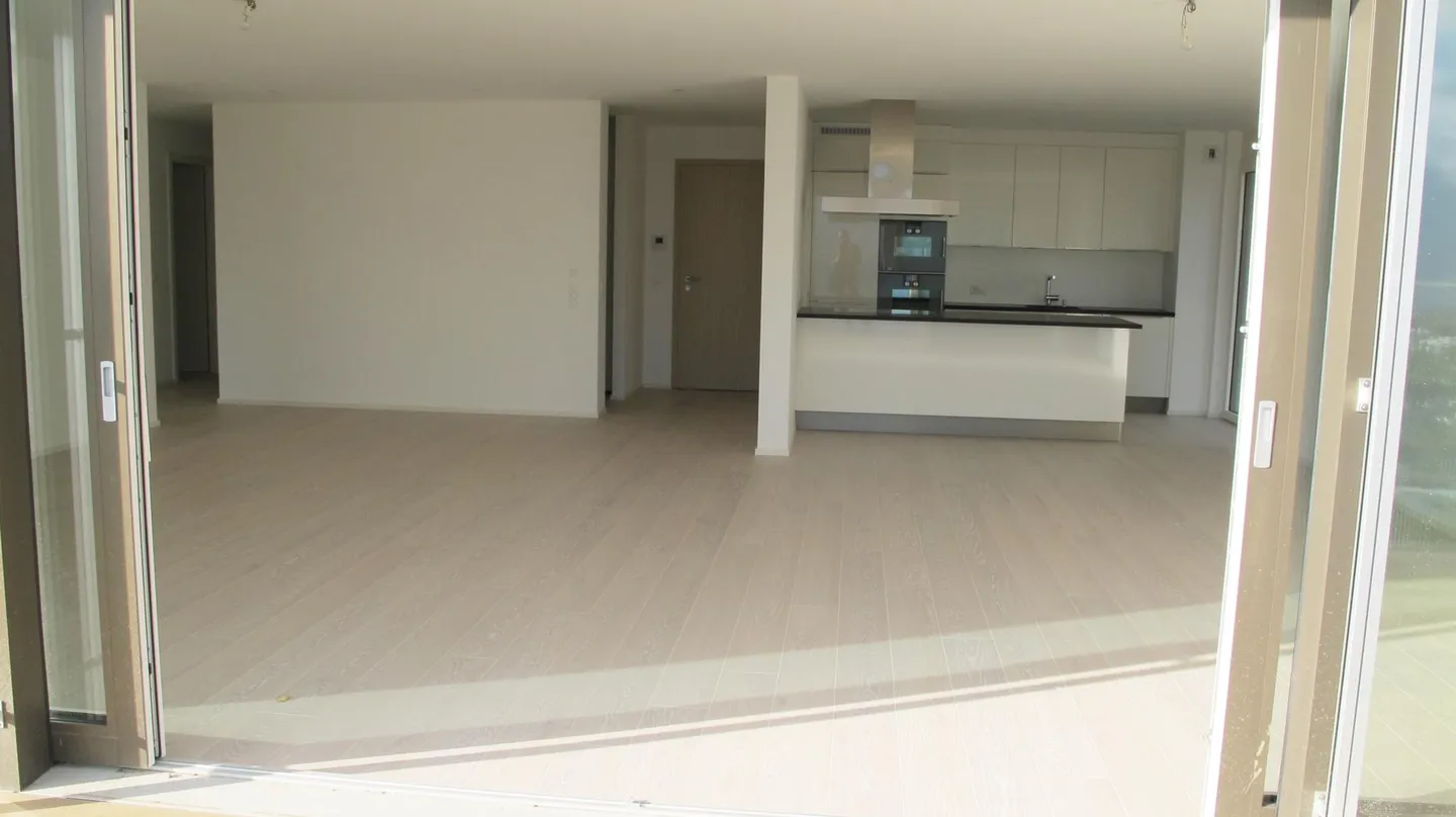 4.5-room apartment with stunning views of the lake and the Alps - Photo 10 of 13