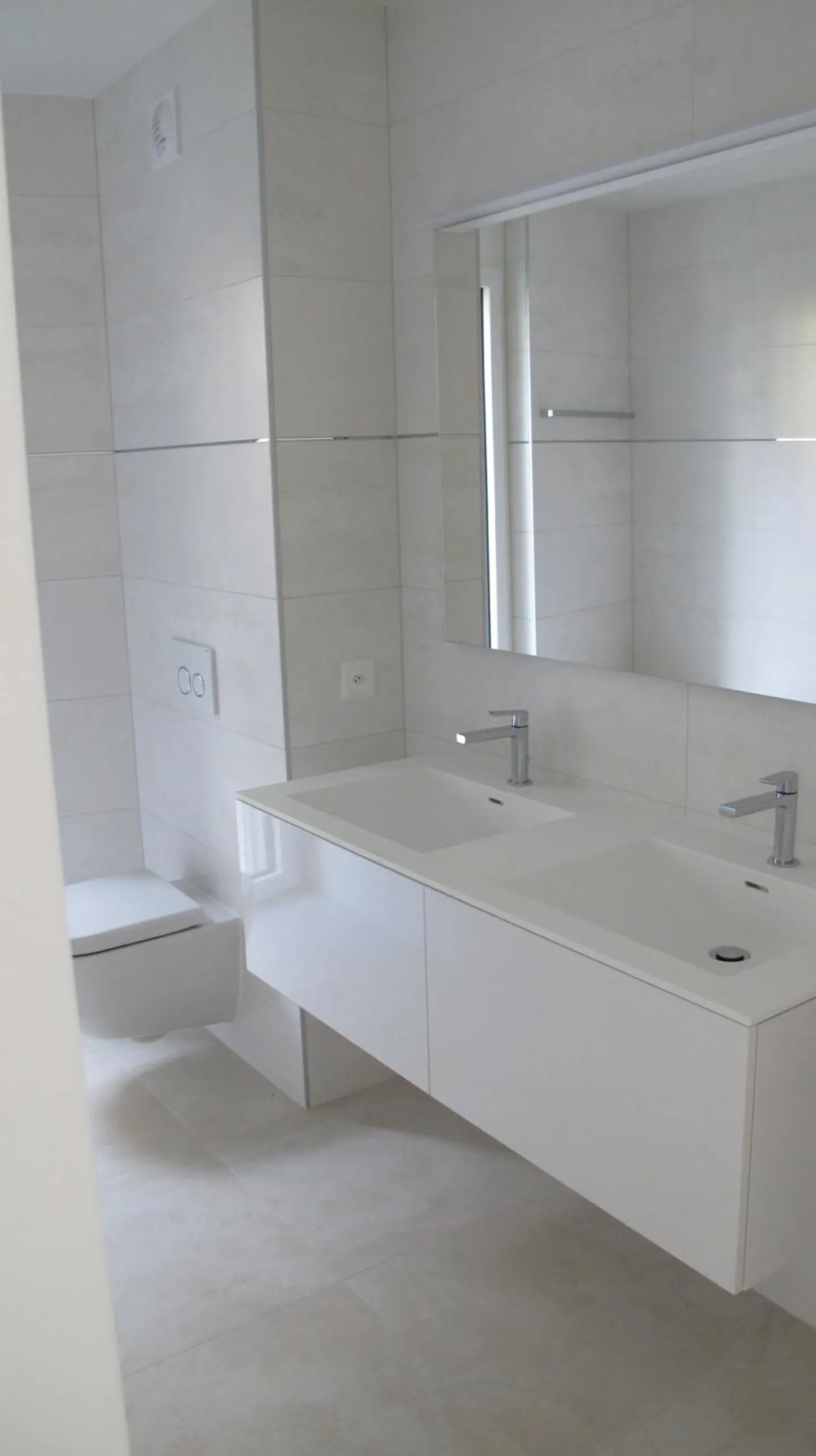 4.5-room apartment with stunning views of the lake and the Alps - Photo 11 of 13