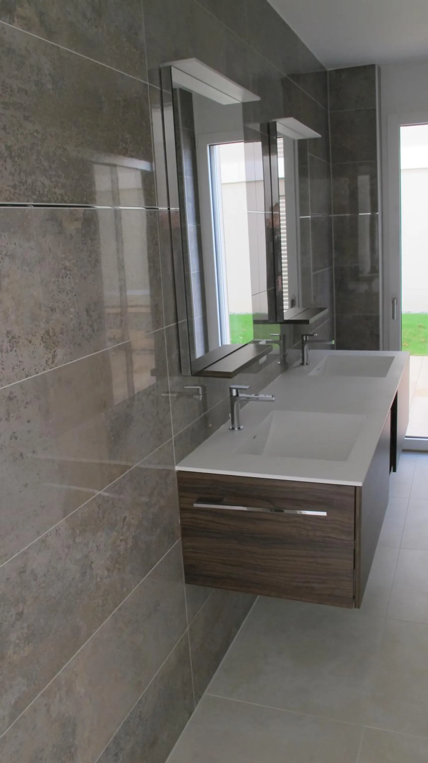 4.5-room apartment with stunning views of the lake and the Alps - Photo 12 of 13