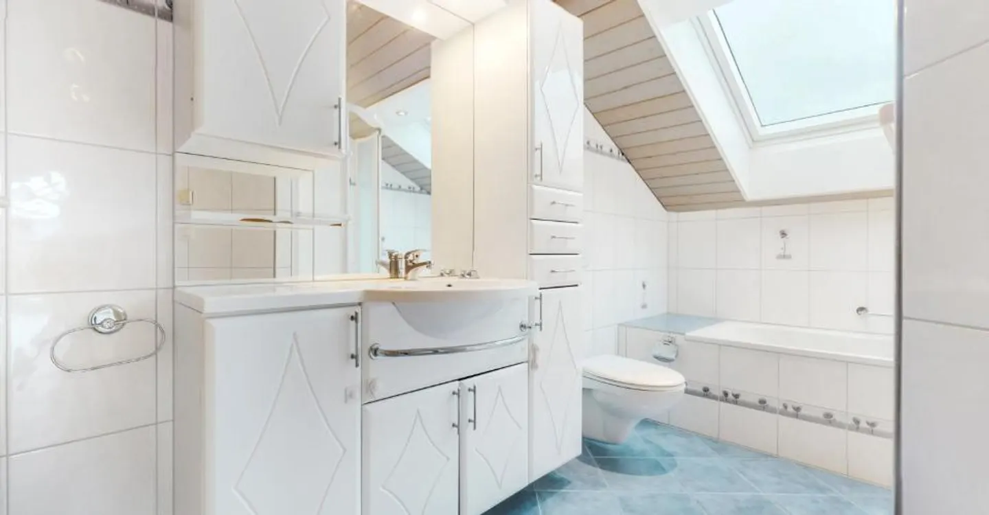 Gemütliche Dachwohnung im Grünen - Foto 9 von 13