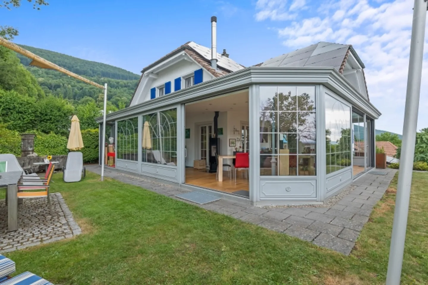 Maison individuelle de 7,5 pièces avec beaucoup d'espace et d'énergie durable - Photo 3 sur 13