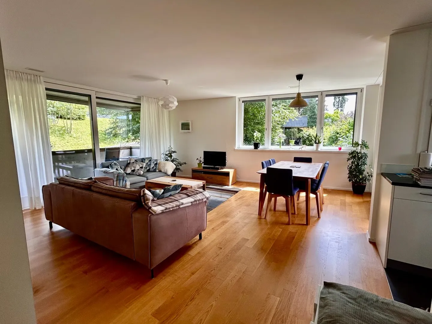 Appartement moderne de 3,5 pièces avec balcons et belle vue à Riehen - Photo 3 sur 16