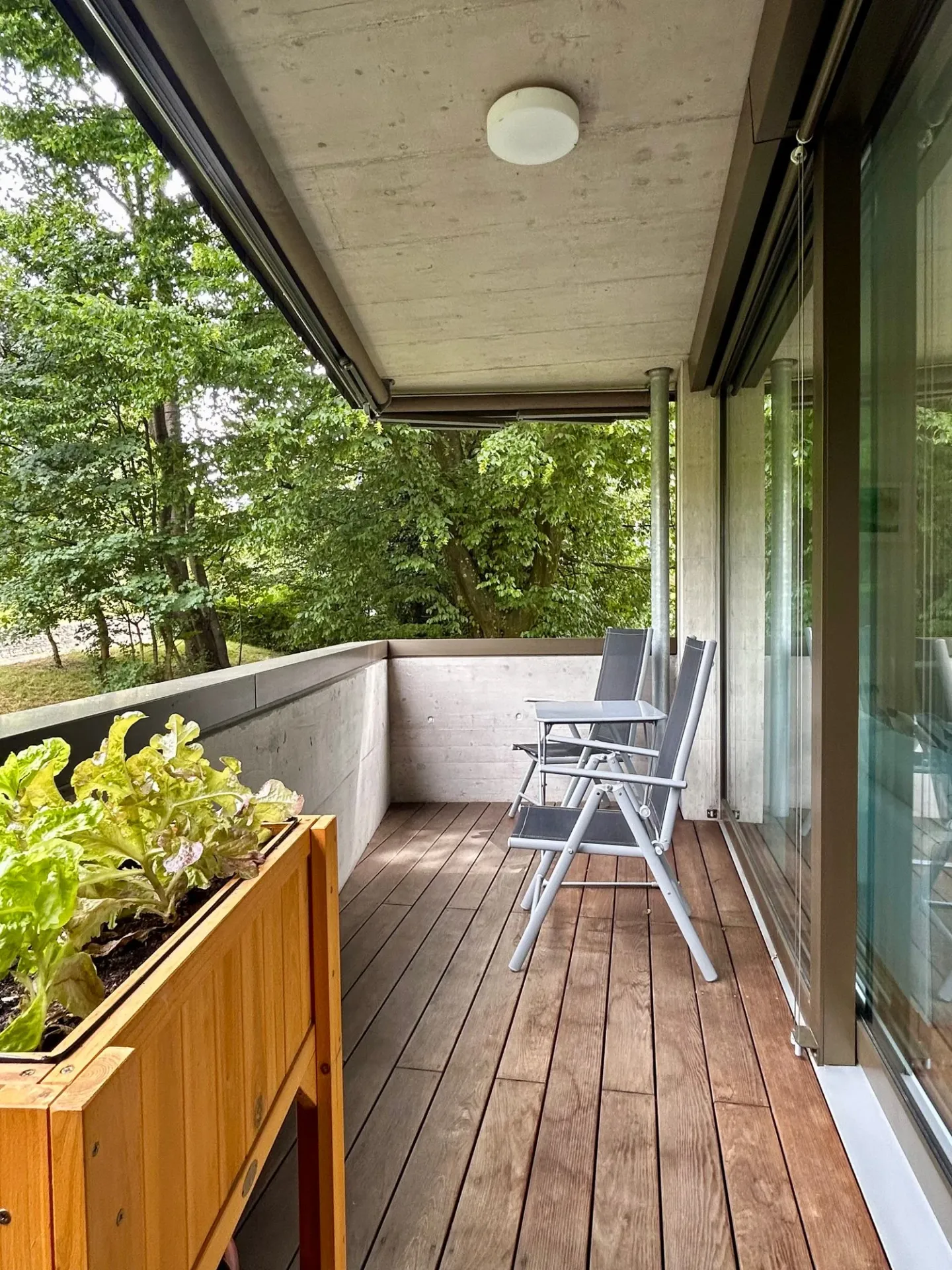 Appartement moderne de 3,5 pièces avec balcons et belle vue à Riehen - Photo 4 sur 16
