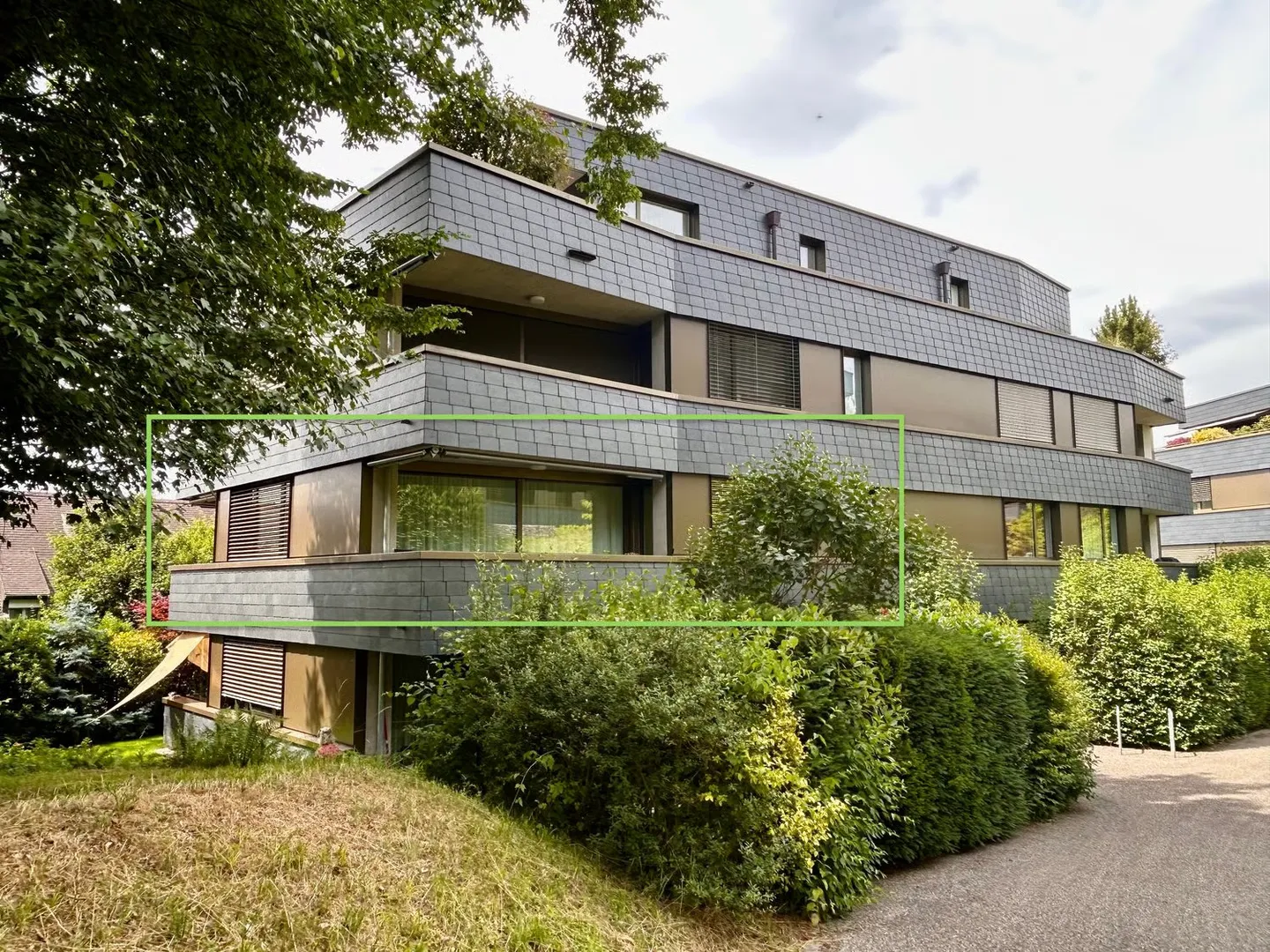 Appartement moderne de 3,5 pièces avec balcons et belle vue à Riehen - Photo 2 sur 16