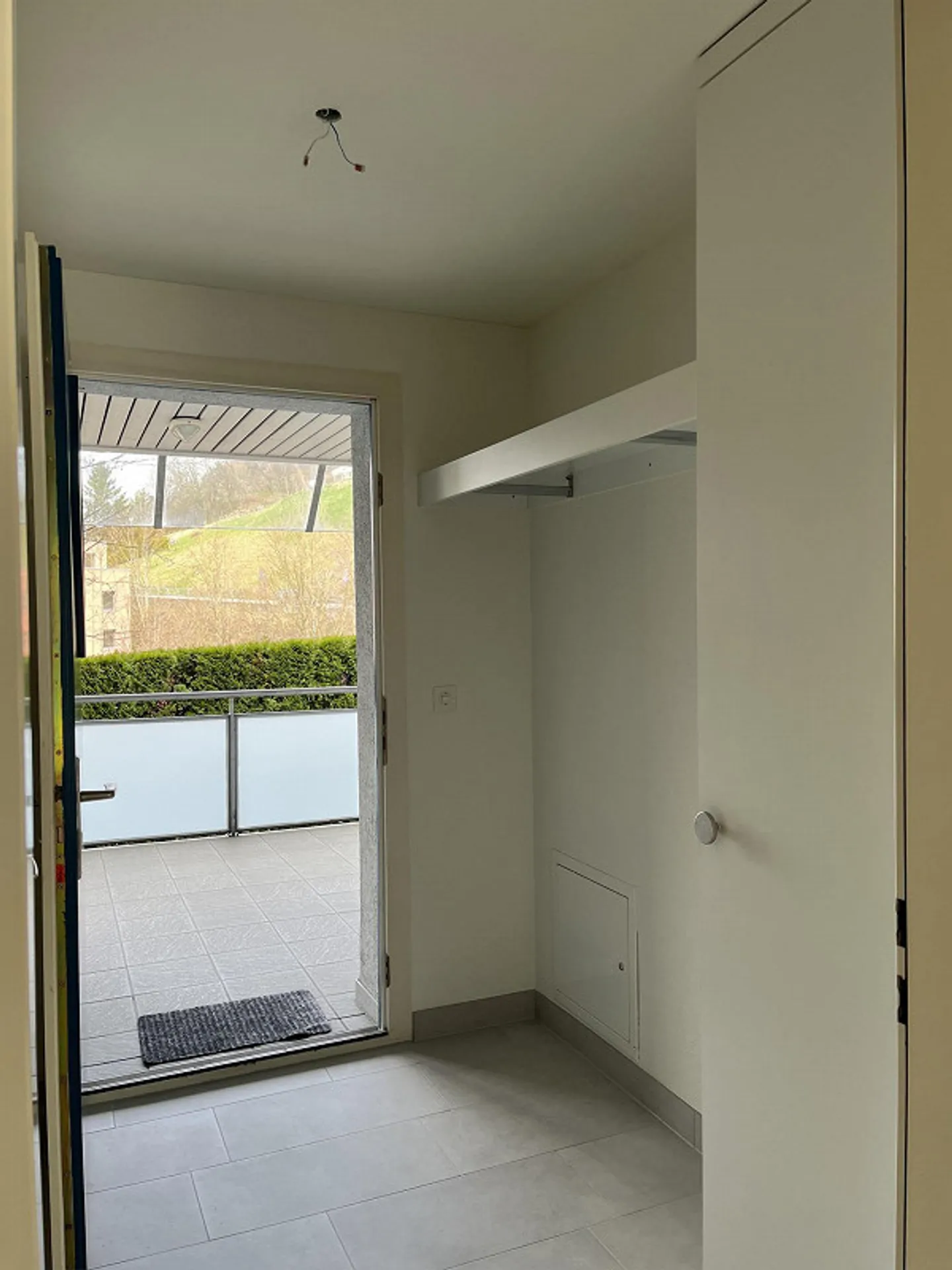 Belle, lumineuse appartement de 3.5 pièces avec jardin d'hiver - Photo 2 sur 10