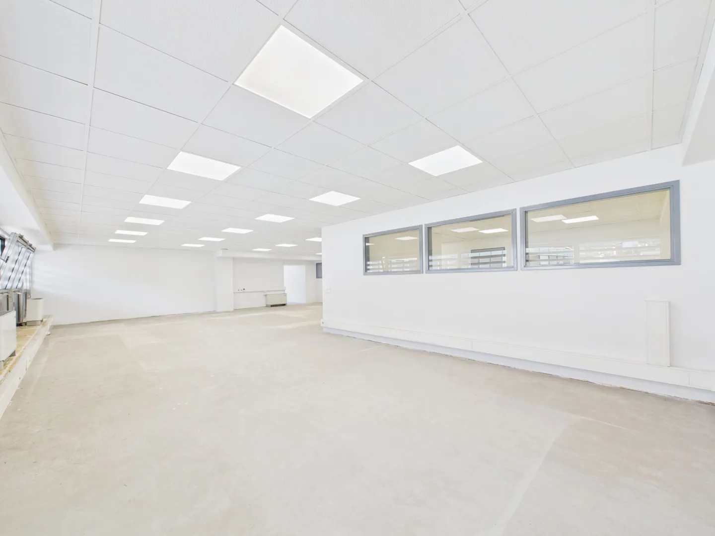 Functional office for rent on the second floor - Photo 1 of 6