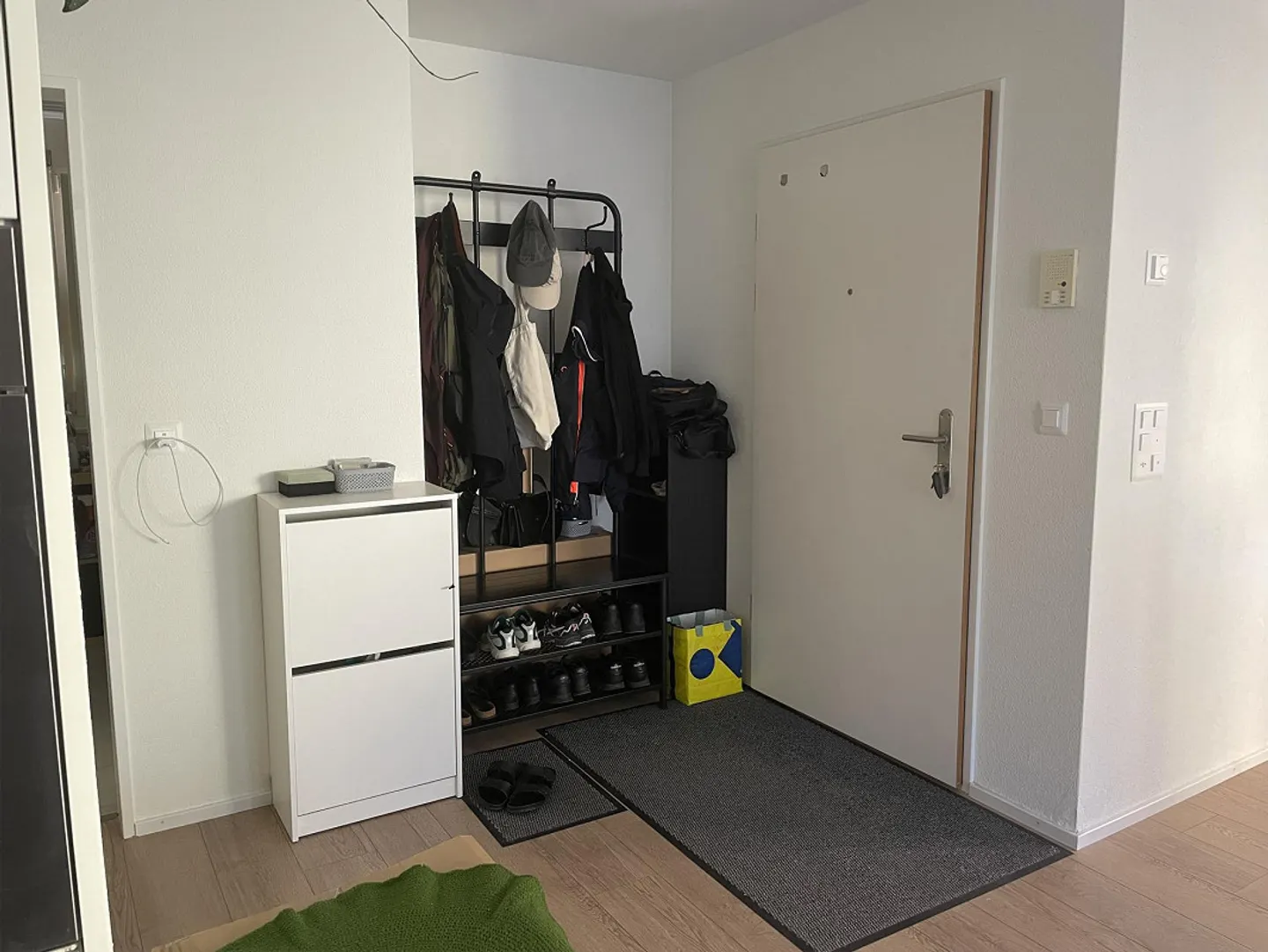 Appartement moderne de 2,5 pièces à Neuenhof avec balcon, garage et cave - Photo 5 sur 10