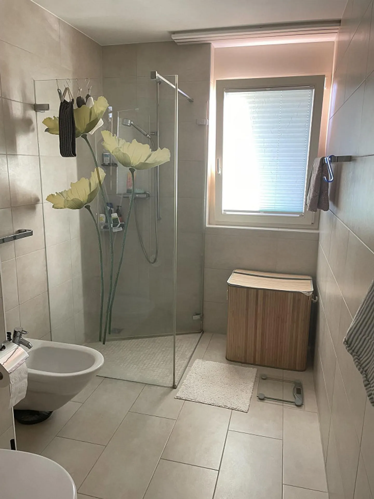 Appartement moderne de 2,5 pièces à Neuenhof avec balcon, garage et cave - Photo 8 sur 10