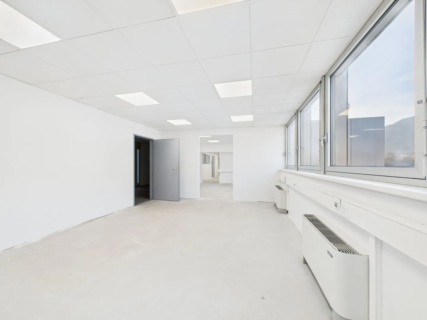 Functional office for rent on the second floor - Photo 3 of 6