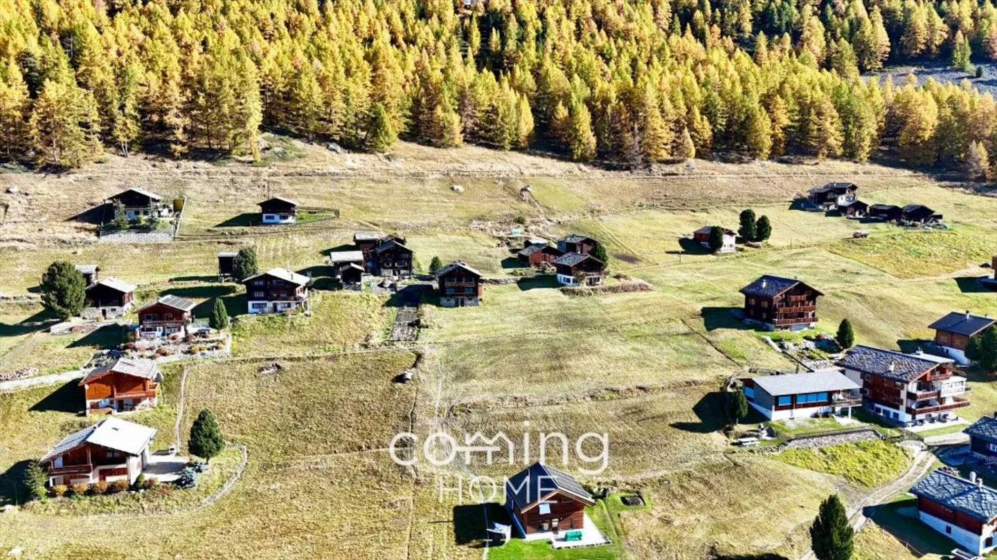 Gspon: Terreno edificabile in posizione tranquilla con panorama montano unico - Foto 2 di 13