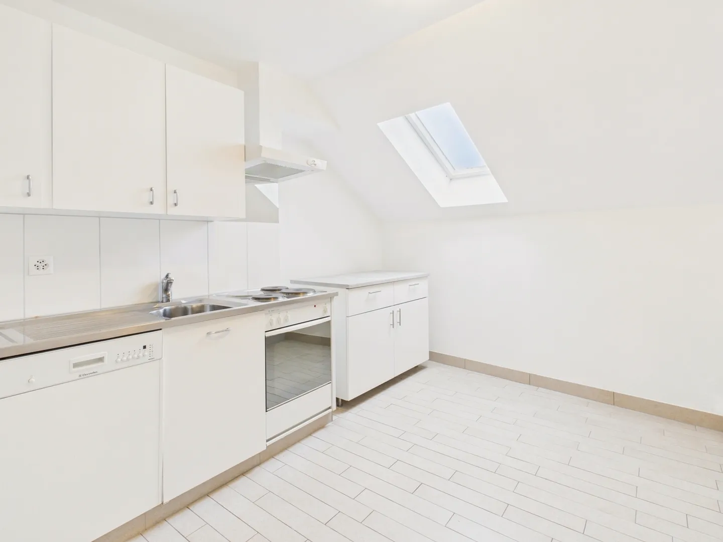 Appartement en duplex unique de 2,5 pièces à Büren an der Aare - Photo 5 sur 12