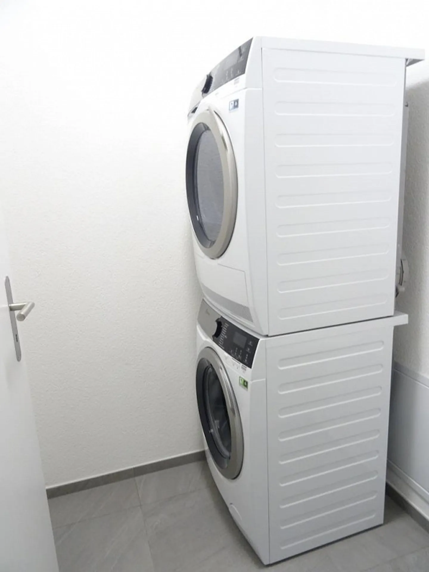 NEW BUILD: COZY APARTMENT IN A QUIET LOCATION WITH BALCONY - Photo 7 of 12