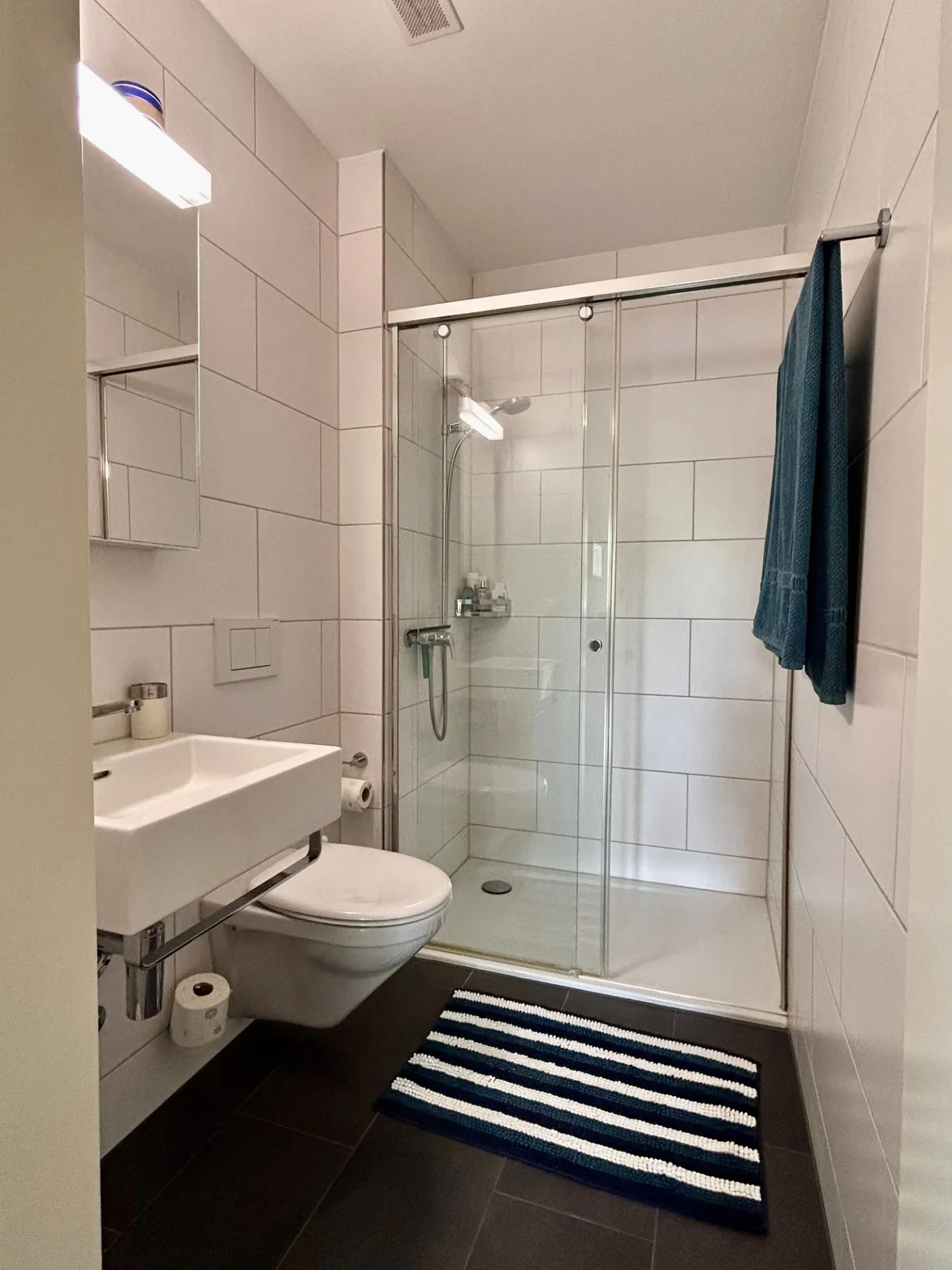 Appartement moderne de 3,5 pièces avec balcons et belle vue à Riehen - Photo 11 sur 16