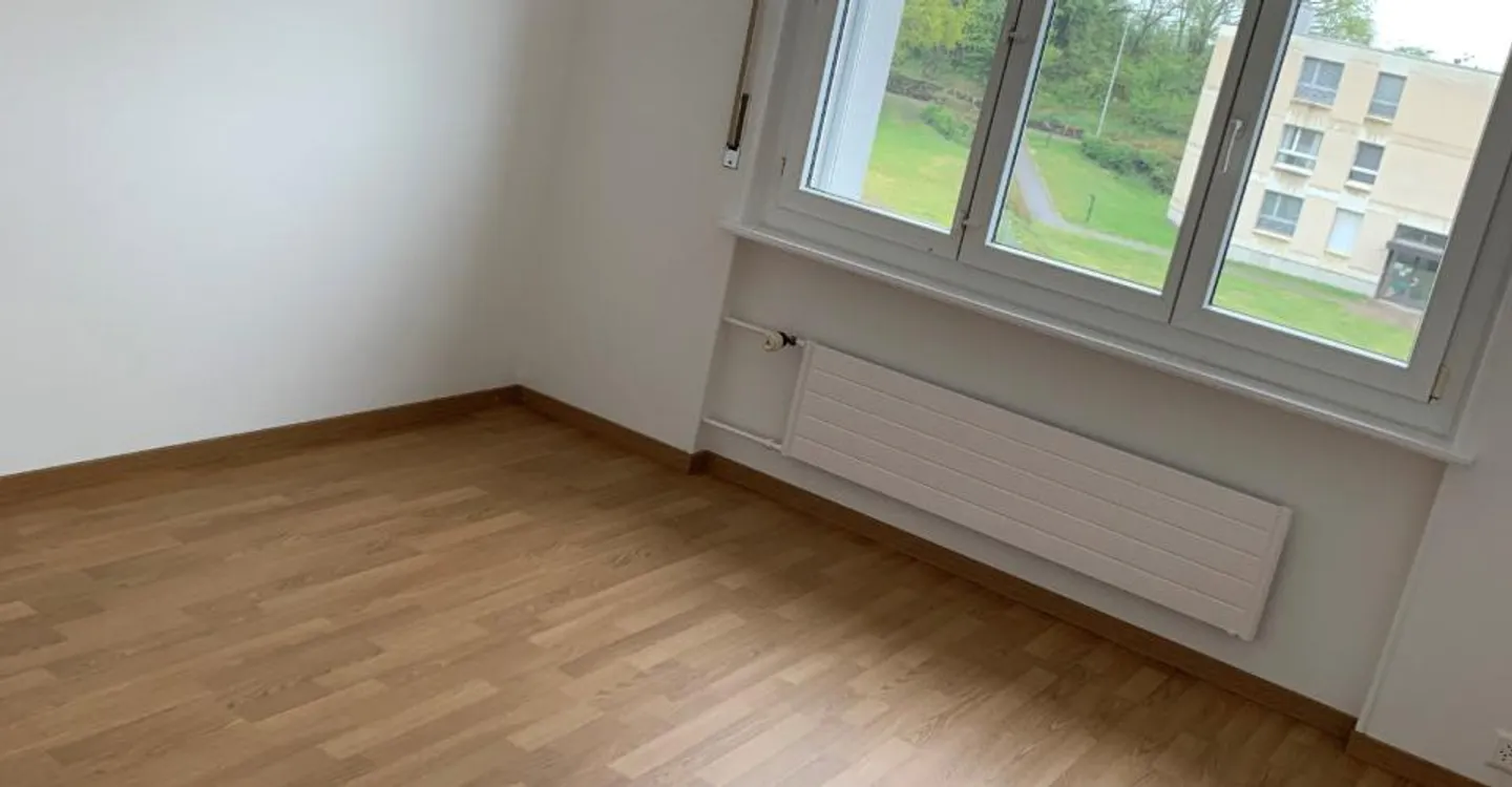 Sehr schöne 3-Zimmer-Wohnung mit Balkon in Hauterive NE - Foto 4 von 7