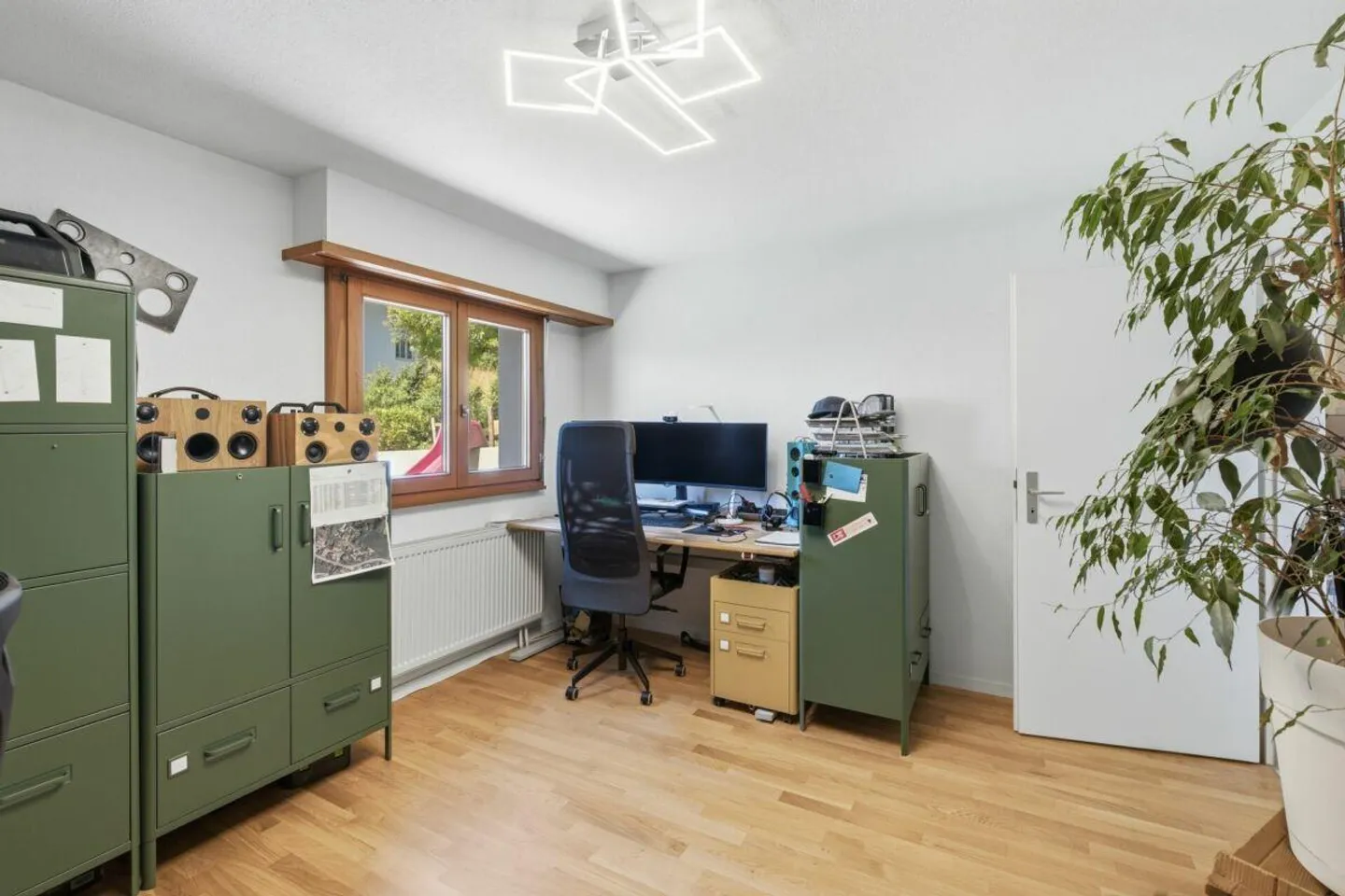Renoviertes Einfamilienhaus mit Garten - Foto 2 von 13