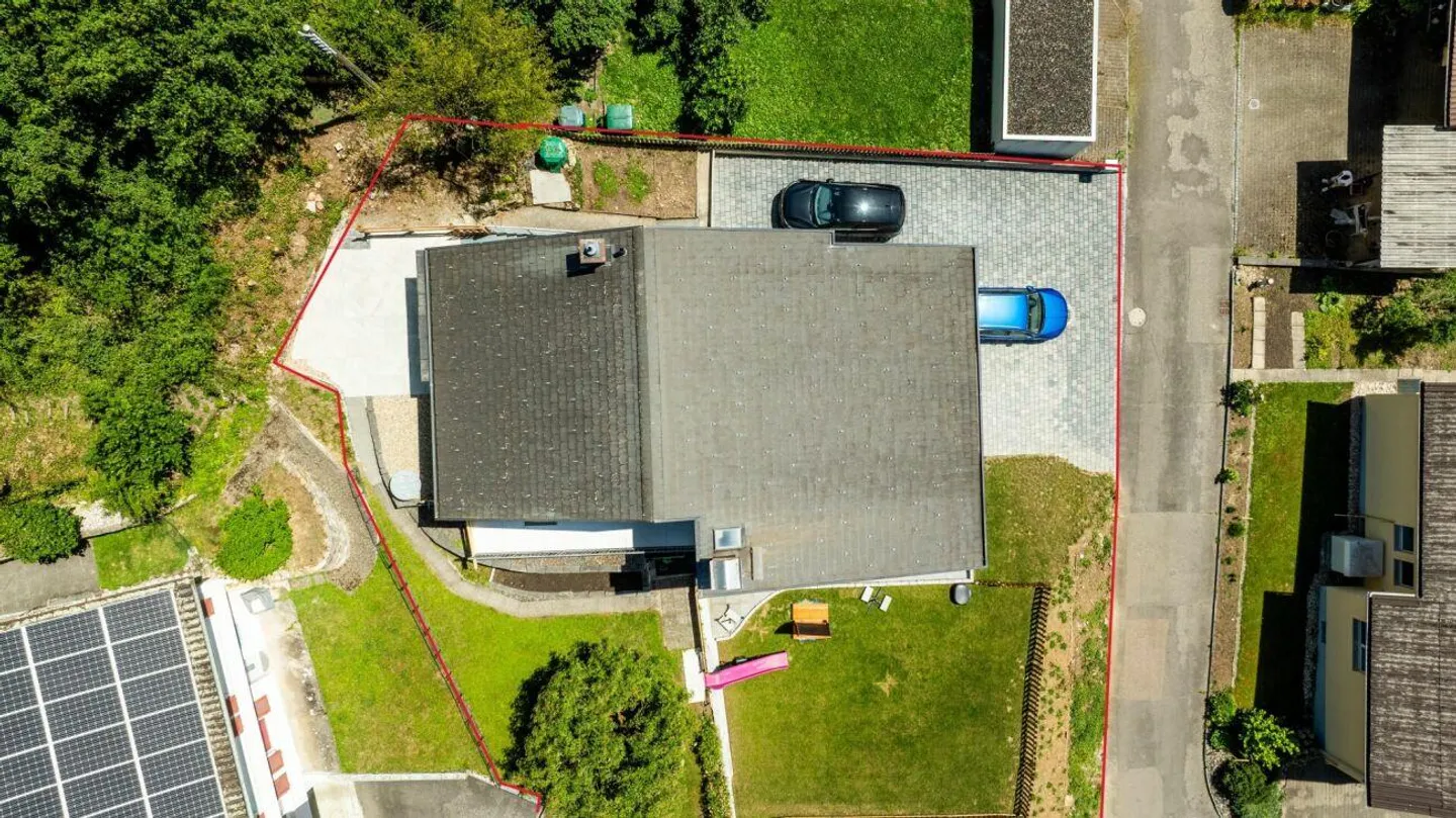 Renoviertes Einfamilienhaus mit Garten - Foto 12 von 13