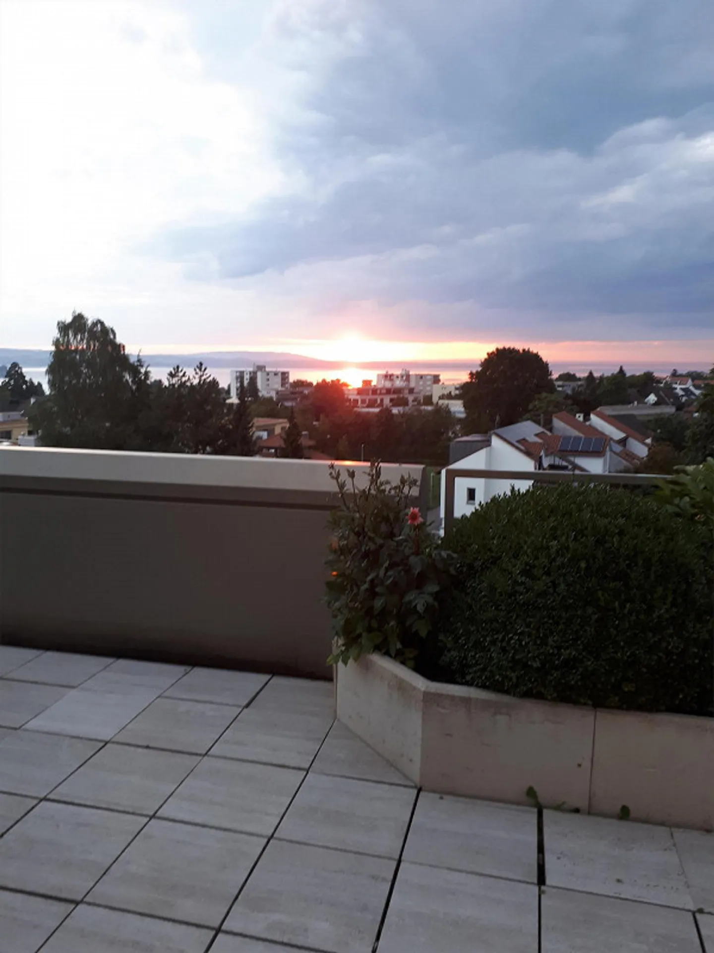 Sonnige 3.5-Zimmerwohnung mit Aussicht - Foto 2 von 17