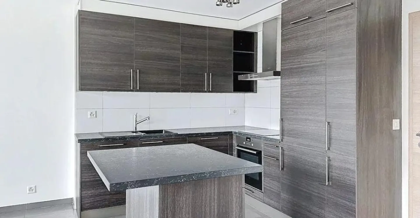 Very nice penthouse with 4 rooms and 2 terraces - Photo 2 of 5