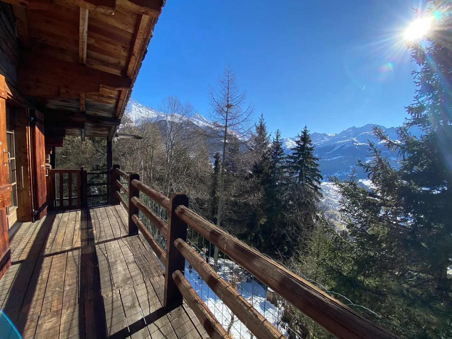 «6-ZIMMER-CHALET MITTEN IN DER NATUR - RUHIGE LAGE / BLICK VON OBEN» - Foto 17 von 30