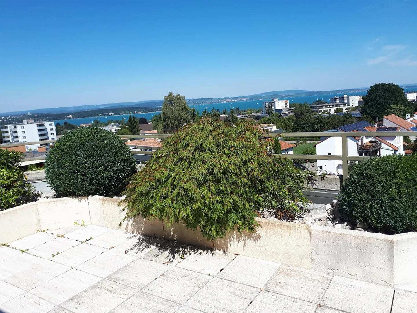 Sonnige 3.5-Zimmerwohnung mit Aussicht - Foto 6 von 17
