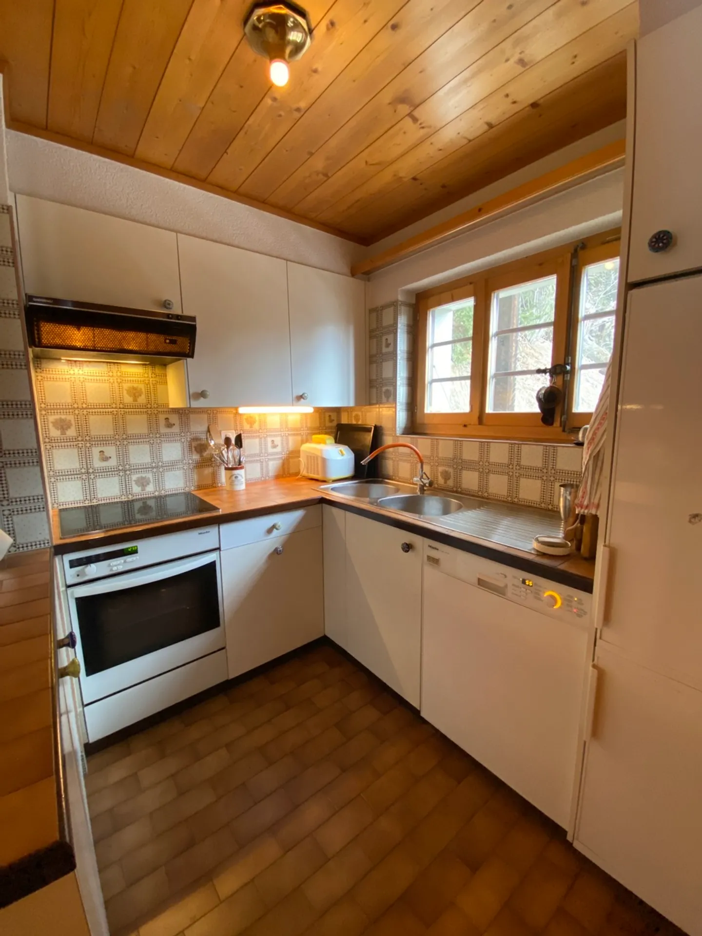 «6-ZIMMER-CHALET MITTEN IN DER NATUR - RUHIGE LAGE / BLICK VON OBEN» - Foto 6 von 30