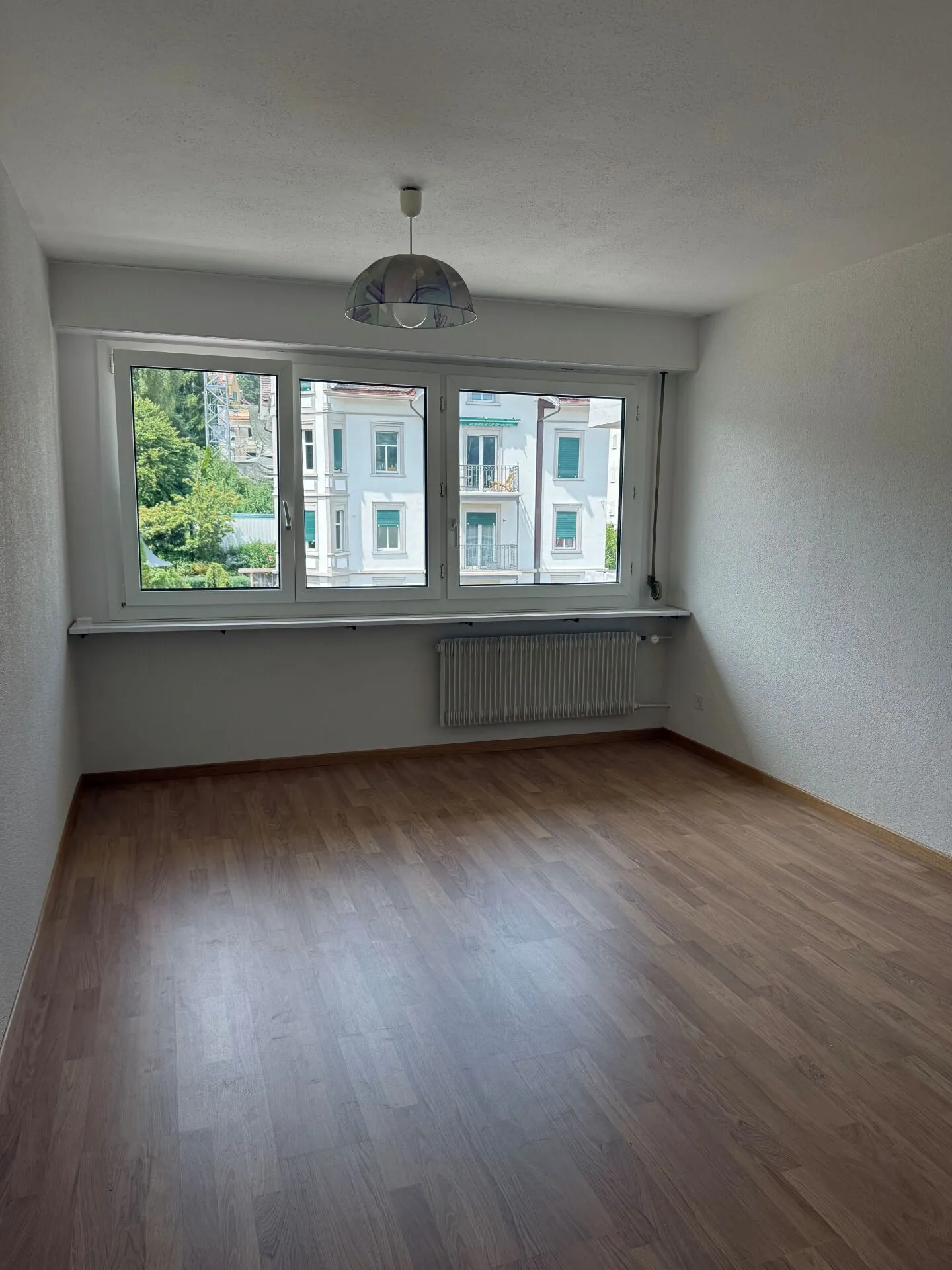 Central with a lot of charm - Your new home: convince yourself and take advantage of this unique opportunity - Photo 5 of 8