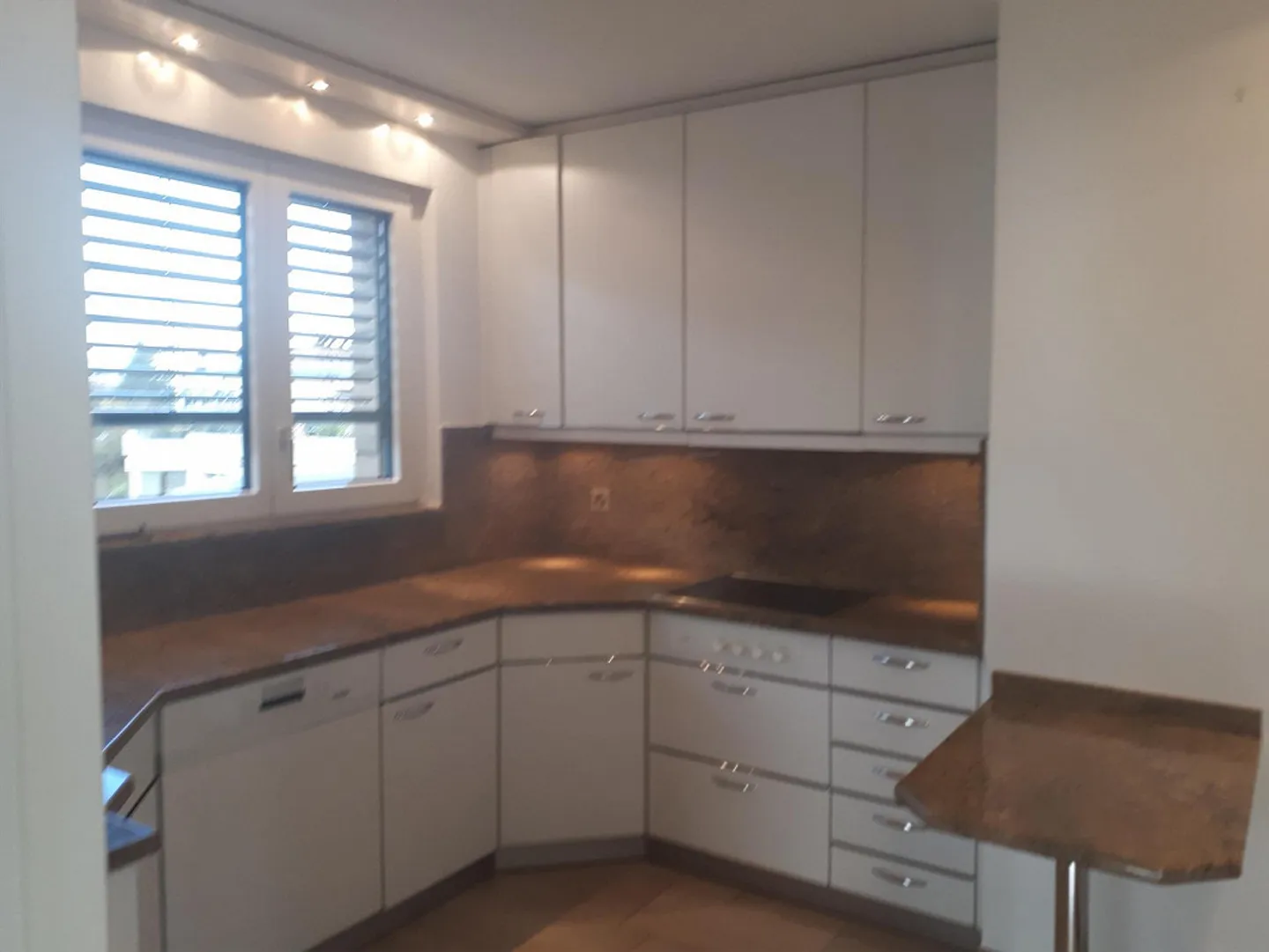 Sonnige 3.5-Zimmerwohnung mit Aussicht - Foto 11 von 17