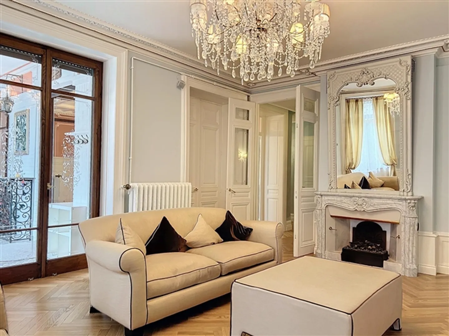 Representative Apartment (partially furnished) with Garden. Rare Item - Photo 2 of 9