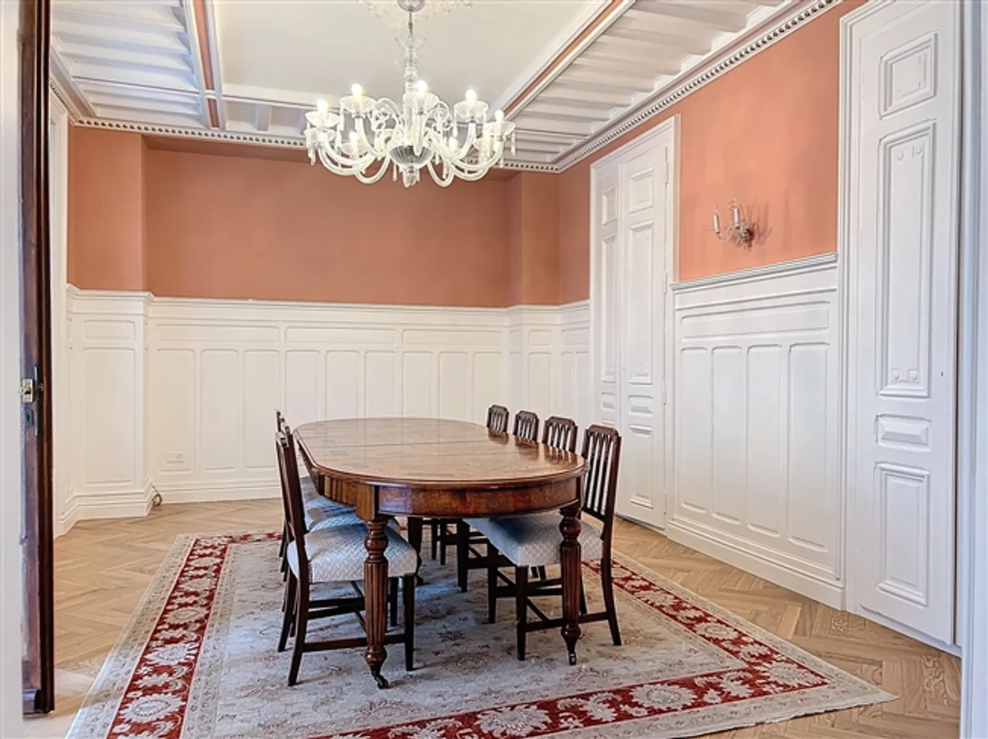 Representative Apartment (partially furnished) with Garden. Rare Item - Photo 4 of 9