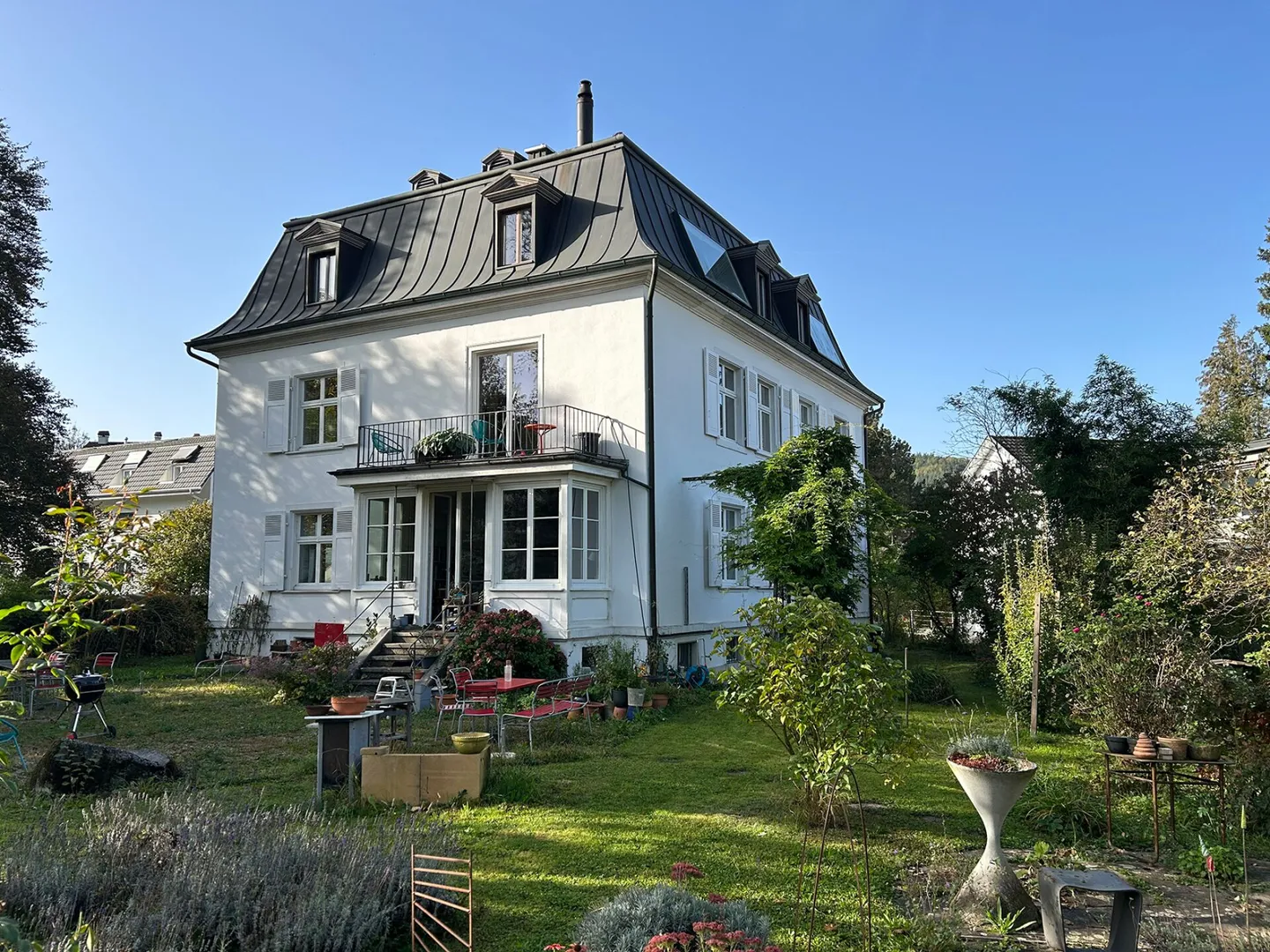 2.5-Room Ground Floor Apartment with Garden Patio! - Photo 1 of 8