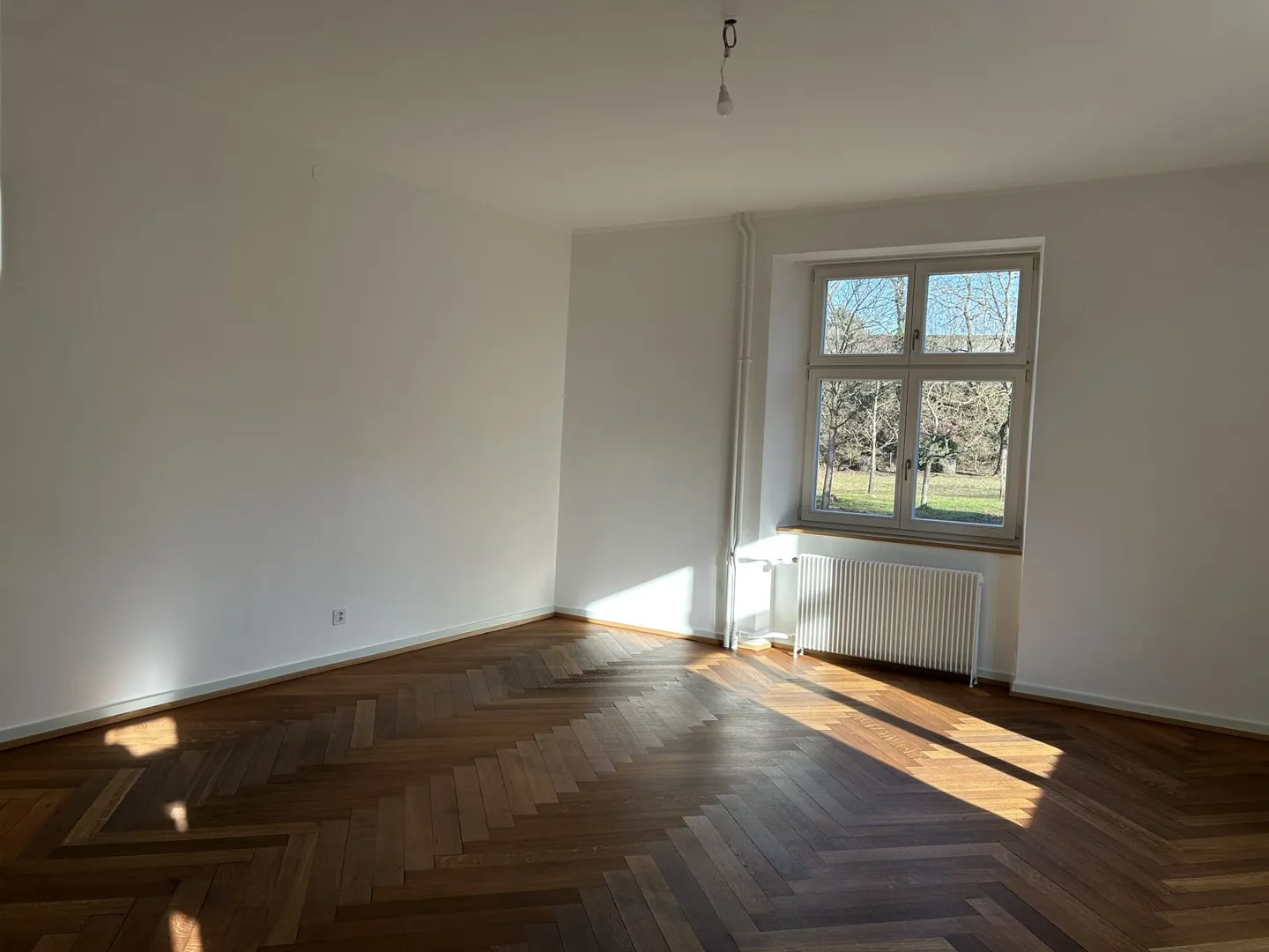 Spacious 4.5-room ground floor apartment with garden seating area! - Photo 10 of 12