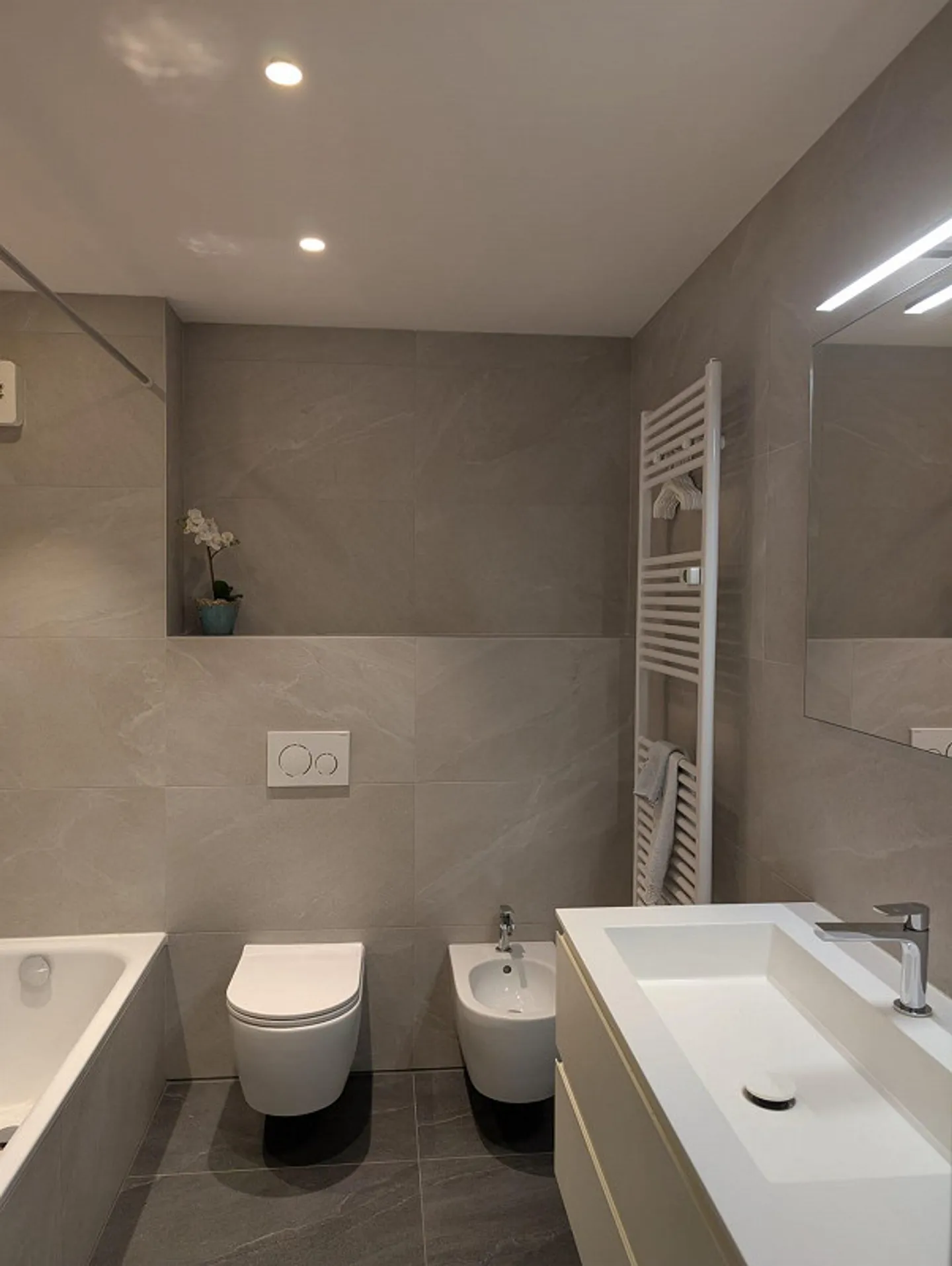 4.5 ultimo piano ristrutturato a Breganzona, vicinanza a scuole - Photo 11 sur 13