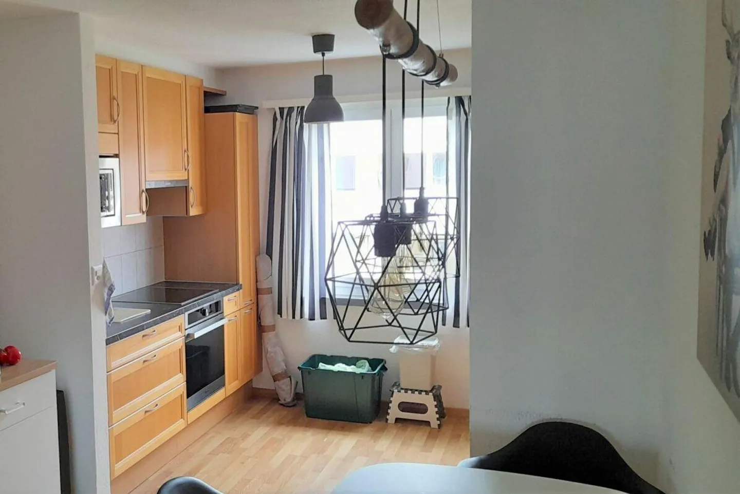 Appartamento luminoso e spazioso di 4,5 stanze con balcone - Foto 2 di 8