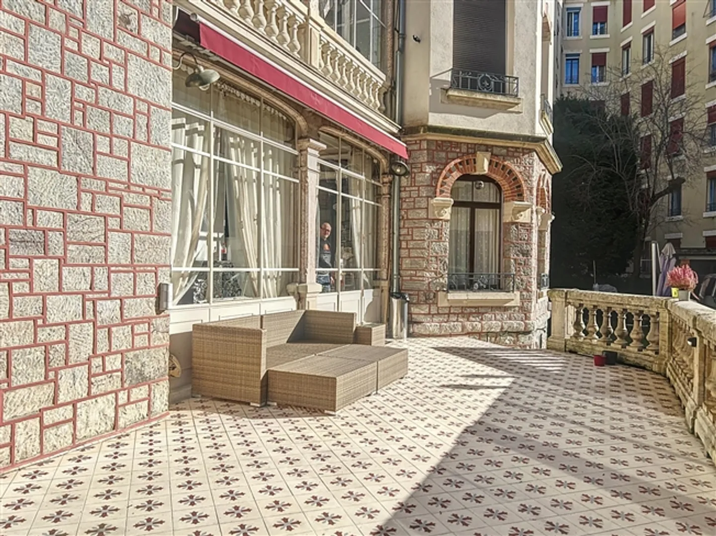 Representative Apartment (partially furnished) with Garden. Rare Item - Photo 9 of 9