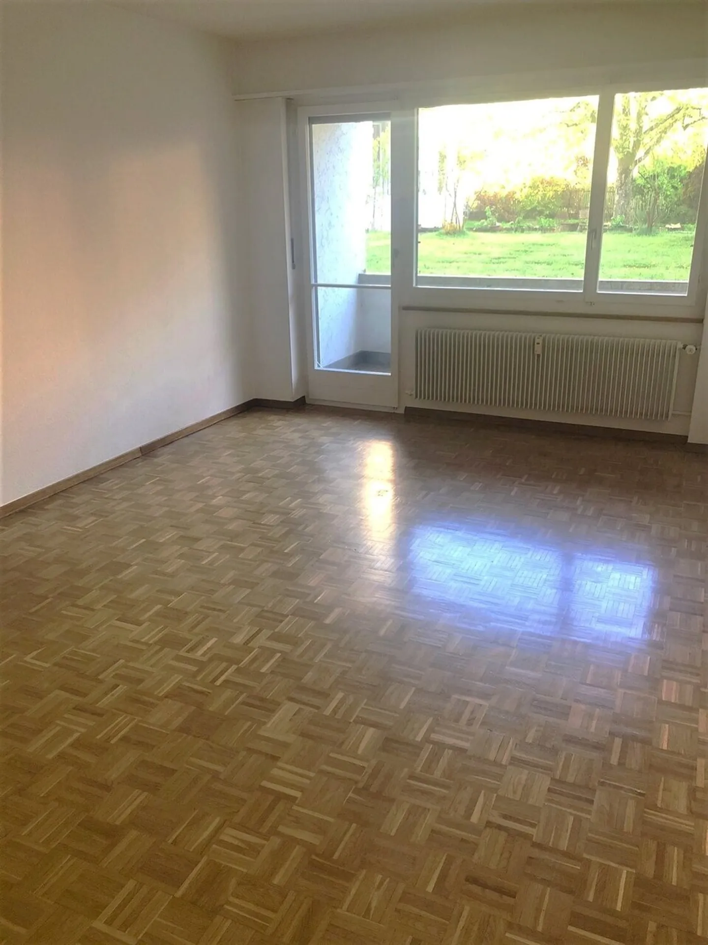 Centrally Located Apartment in Bern - Photo 3 of 4