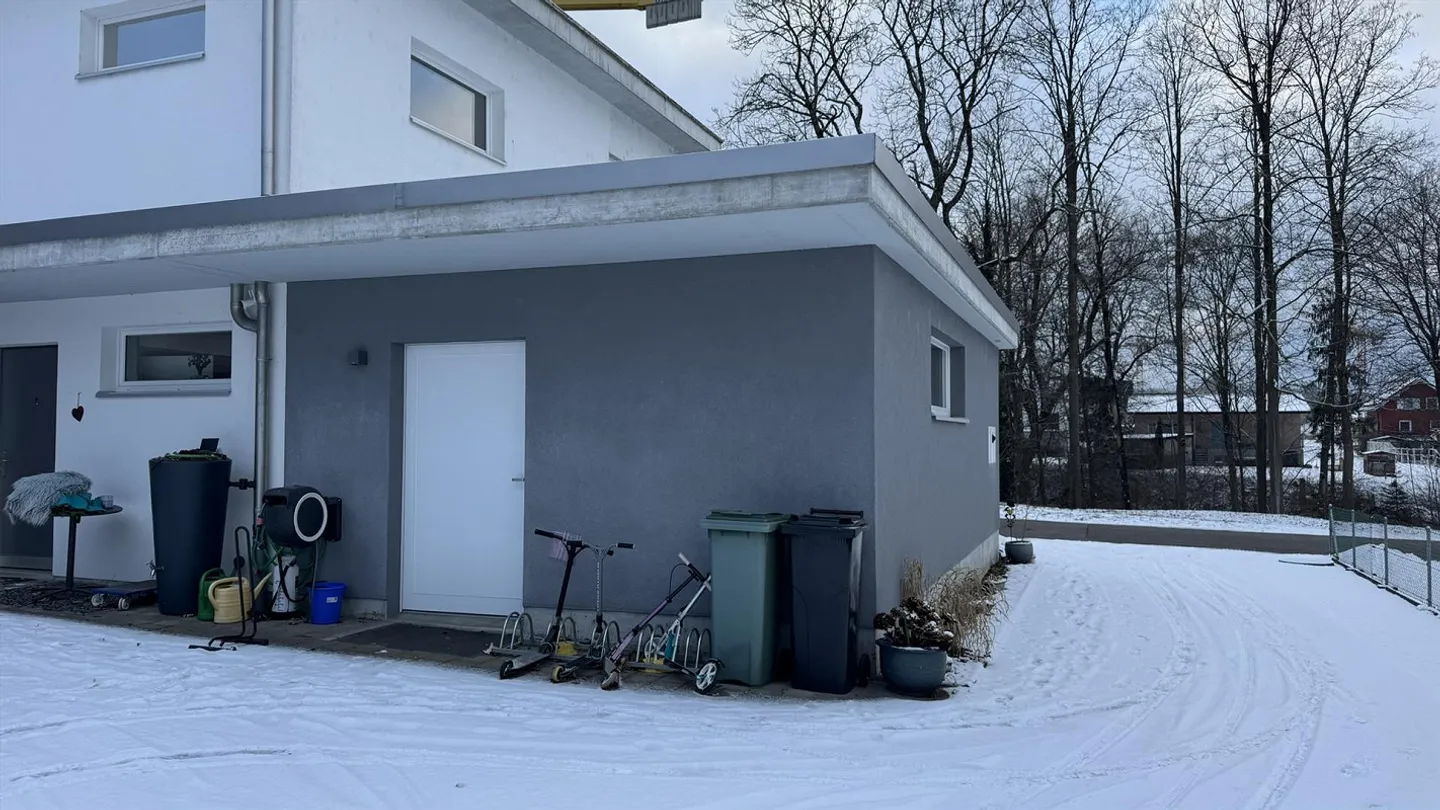 Espace commercial/service polyvalent dans un emplacement central - Photo 2 sur 2