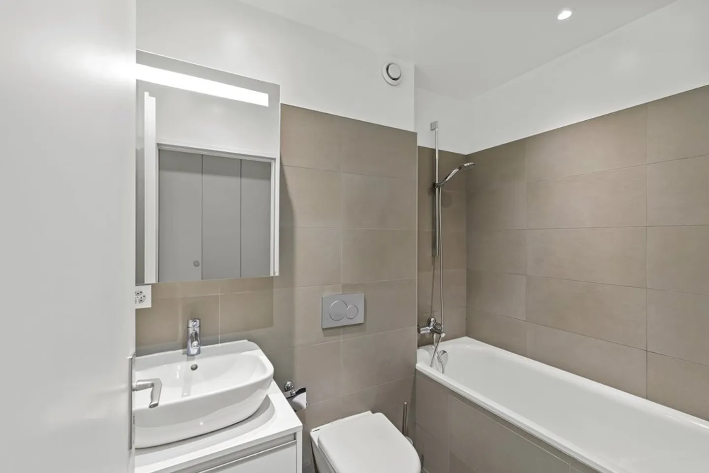 RENT WITHOUT DEPOSIT - The dream apartment for your family - Photo 4 of 5