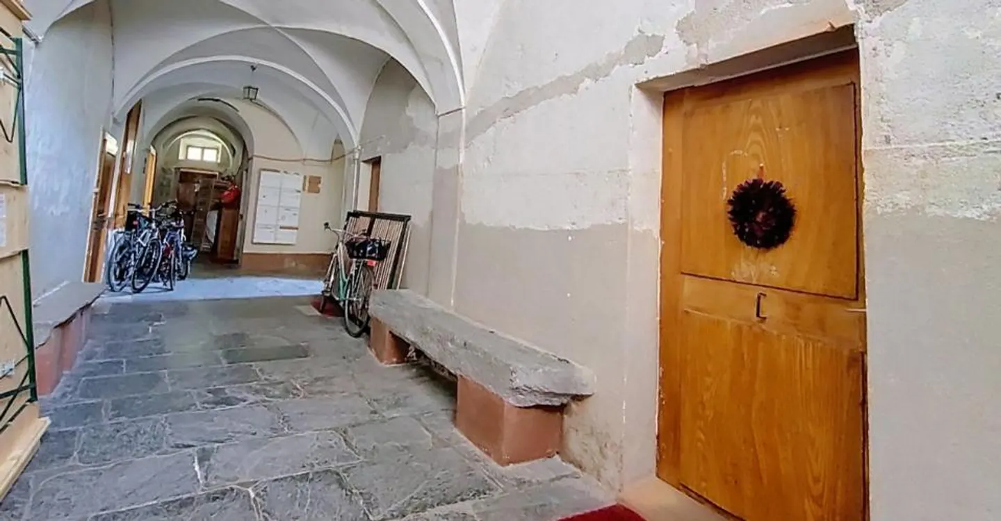 Sion, historic house in the heart of the old town consisting of 5 apartments and 2 offices - Photo 3 of 23