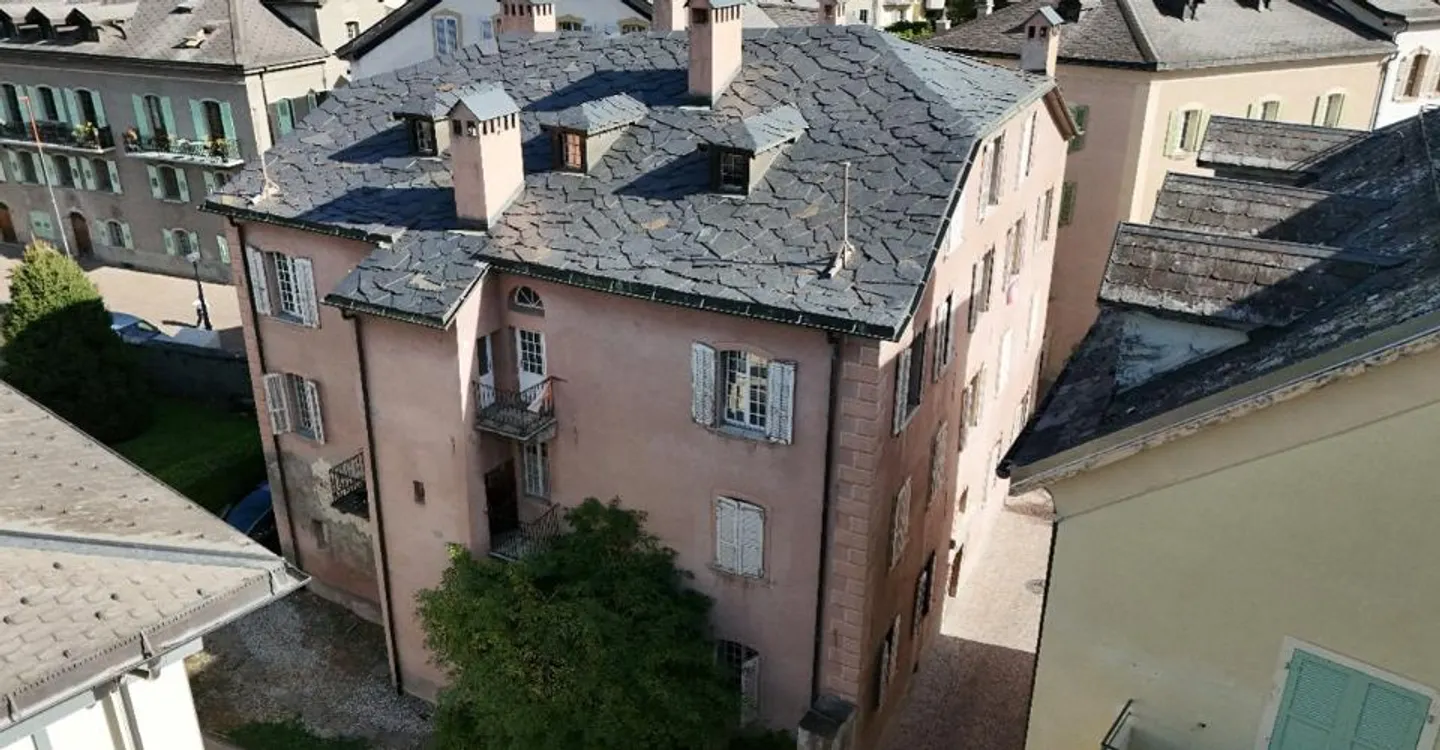 Sion, historic house in the heart of the old town consisting of 5 apartments and 2 offices - Photo 4 of 23