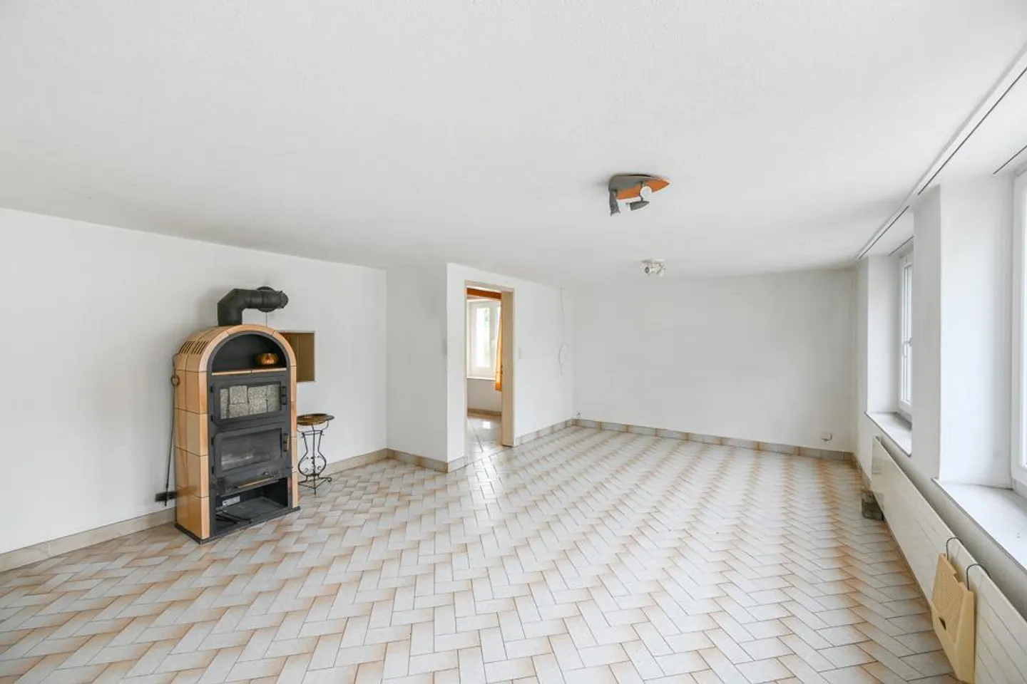 Proprietà da ristrutturare con potenziale di sviluppo - Foto 2 di 7