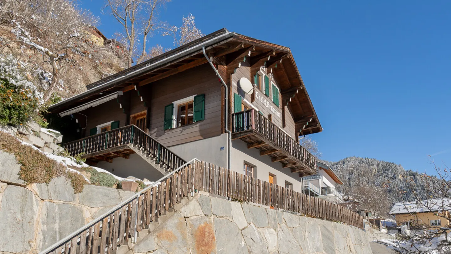 Two-family house and stable with great views and best sun exposure in - Photo 1 of 10