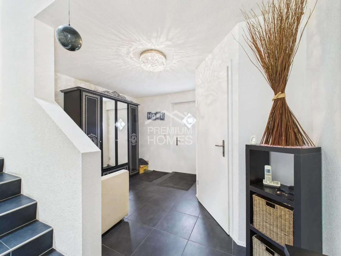 Family idyll with development potential - Photo 6 of 10